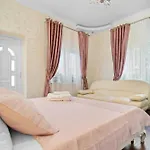 High-end 3br - Private Garden, Terrace & Bbq בוקרשט