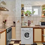 High-end 3br - Private Garden, Terrace & Bbq