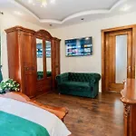 וילה High-end 3br - Private Garden, Terrace & Bbq