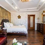 וילה High-end 3br - Private Garden, Terrace & Bbq בוקרשט