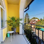 High-end 3br - Private Garden, Terrace & Bbq וילה בוקרשט