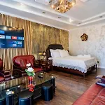 וילה High-end 3br - Private Garden, Terrace & Bbq בוקרשט