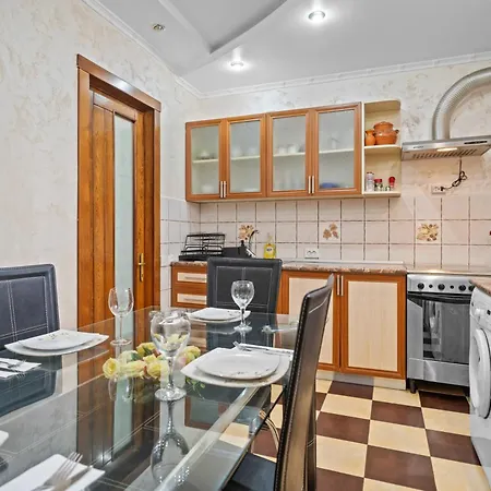 High-end 3br - Private Garden, Terrace & Bbq *