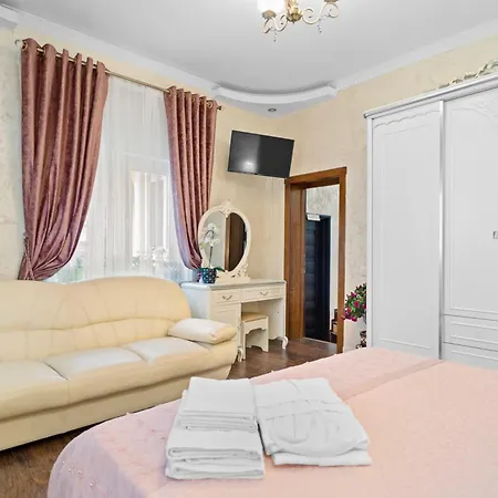 High-end 3br - Private Garden, Terrace & Bbq * Bucareste