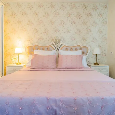 Villa High-end 3br - Private Garden, Terrace&bbq Bukarest