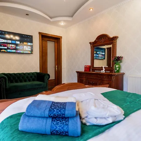 High-end 3br - Private Garden, Terrace & Bbq