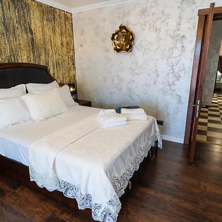 High-end 3br - Private Garden, Terrace & Bbq *