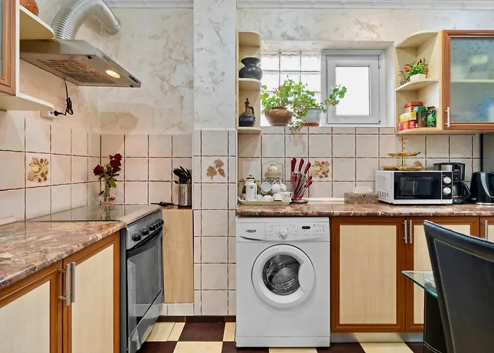 High-end 3br - Private Garden, Terrace & Bbq