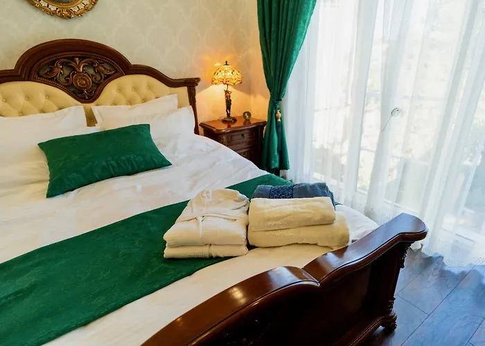 High-end 3br - Private Garden, Terrace & Bbq * Bucarest