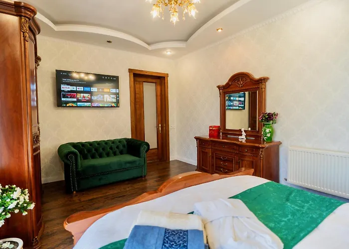High-end 3br - Private Garden, Terrace & Bbq Villa Bucarest
