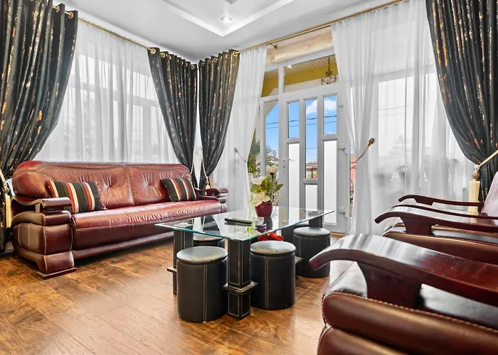 Villa High-end 3br - Private Garden, Terrace & Bbq Bucarest