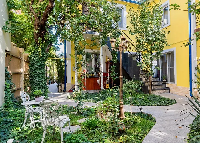 High-end 3br - Private Garden, Terrace & Bbq *