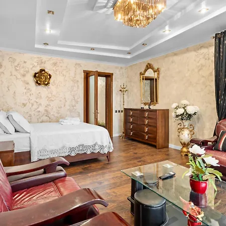 High-end 3br - Private Garden, Terrace & Bbq * 부쿠레슈티