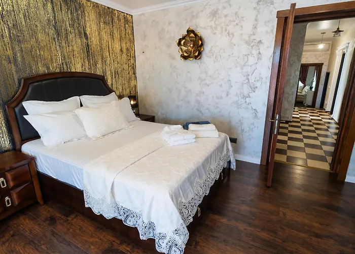 High-end 3br - Private Garden, Terrace & Bbq *